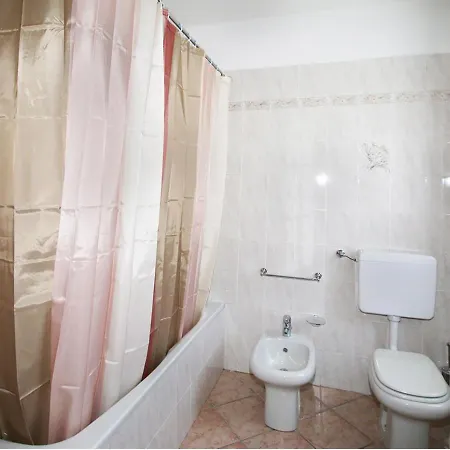 Il Castagneto Apartment *